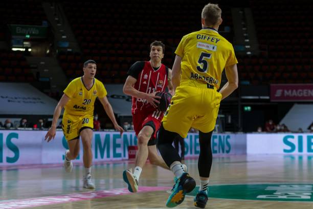 个赛季中打 个赛季中打