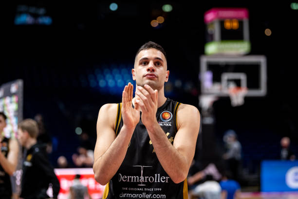 聚光灯下的 聚光灯下的