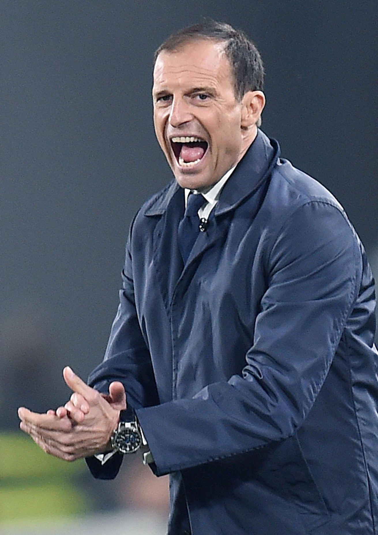 比赛中以3 比赛中以3